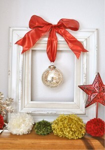 Christmas decor, Christmas decorating ideas, holiday decorating ideas, Christmas wreaths, Christmas ornament decorations