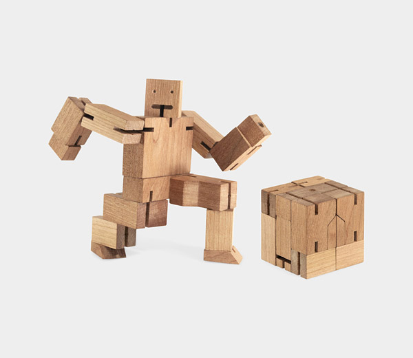 https://craftdemo.canvaspress.com/assets/redactor/Cubebot_Robot_Wooden.jpg