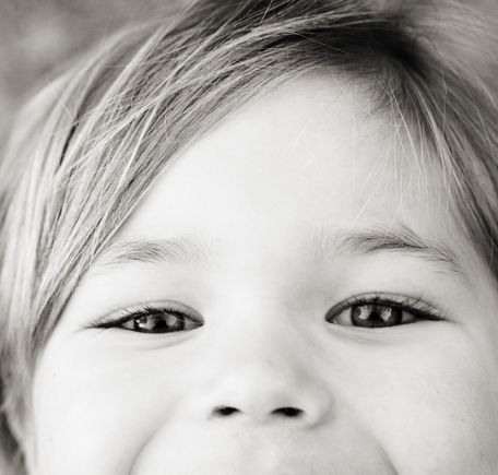 photographing kids, how to, don't say cheese, kids portraits, photo canvas