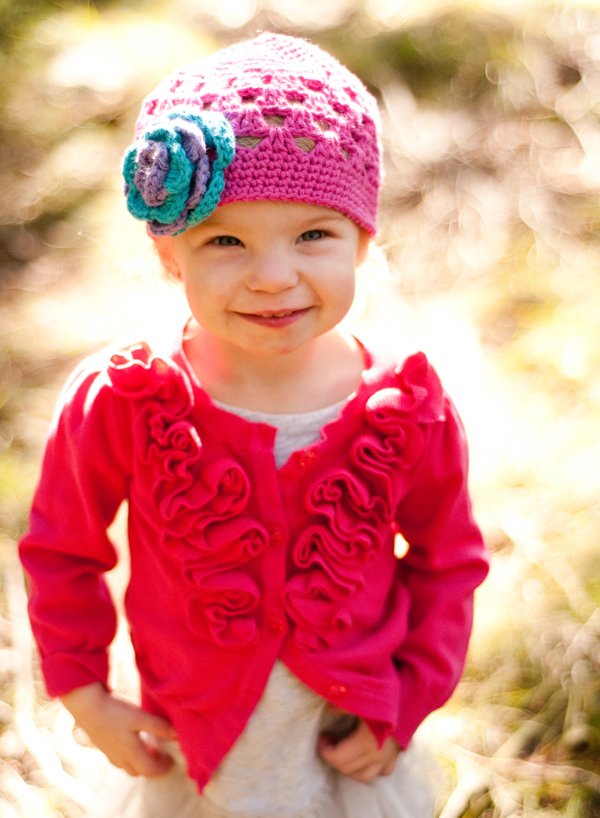 portrait photography, children portait, portrait of little girl in hat, depth of field example