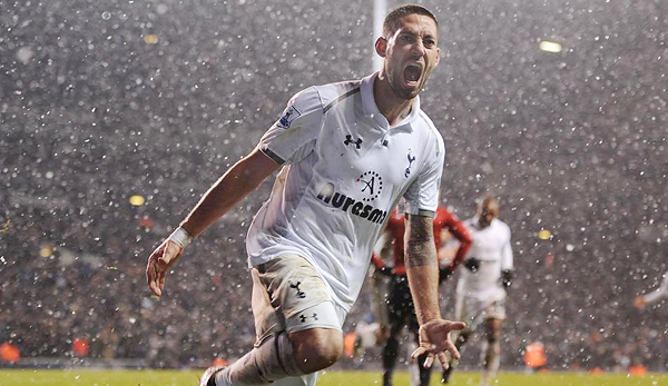 soccer in the rain, dempsey, manchester united